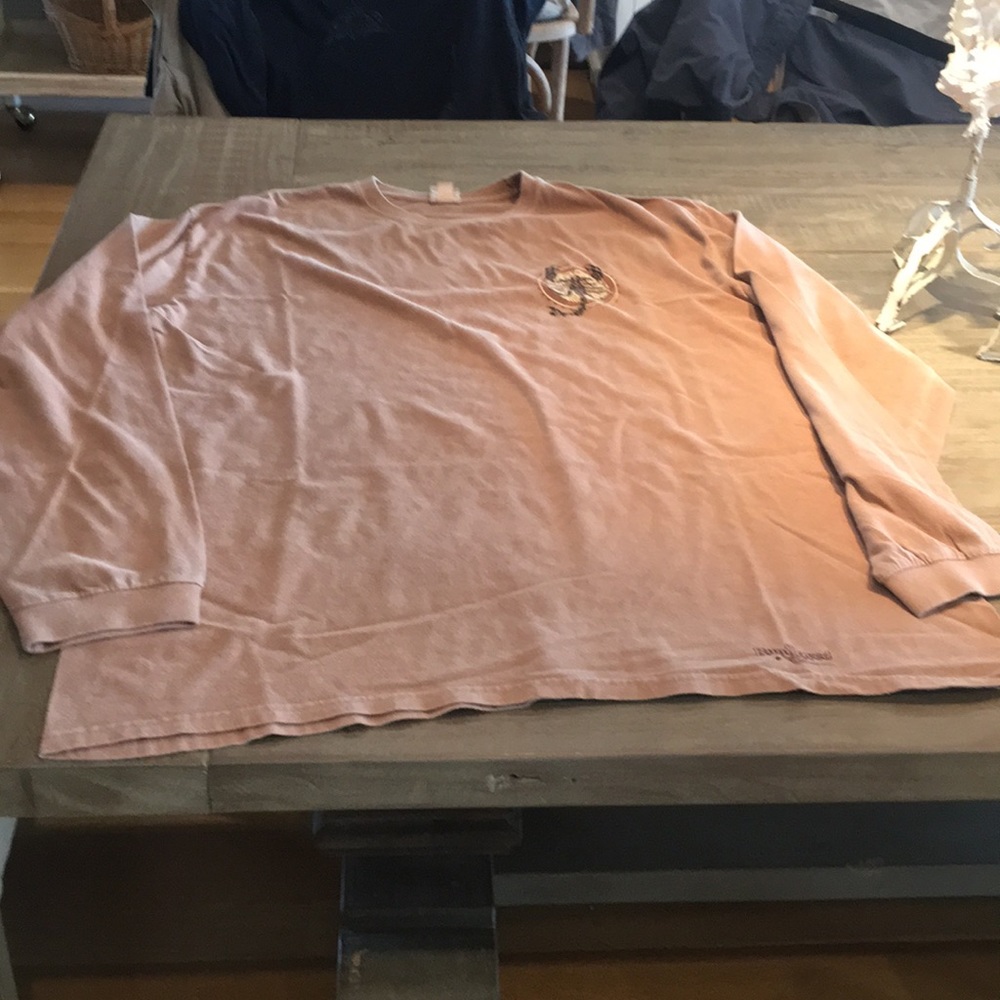 Long sleeve tee shirt